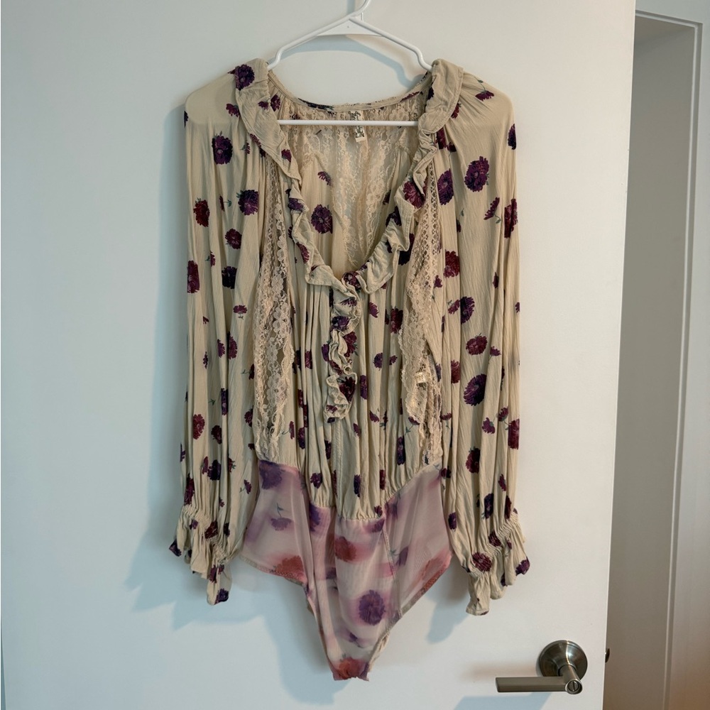 Free People Long Sleeve Body Suit // Size Medium // Worn Twice